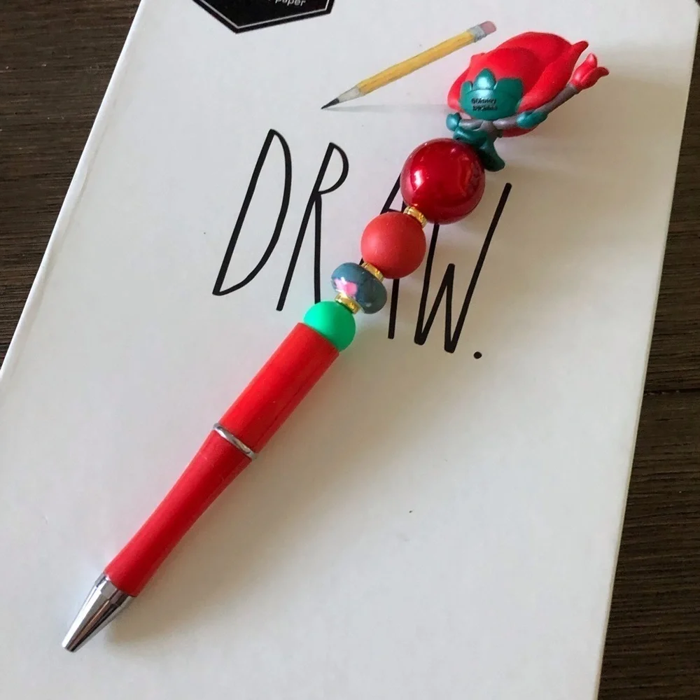 Disney Doorables: Alice in Wonderland: Rose handmade beaded pen